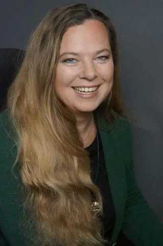 Monaco: informazioni storiche su problemi con assicurazioni pubbliche e private Monaco: Susann Junk, storico team dello studio