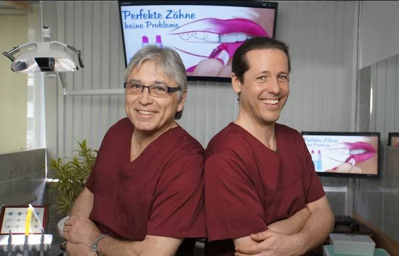 Unsere Zahnärzte bei Zahnarzt München perfekte Zähne keine Probleme für Patienten unserer Zahnärzte